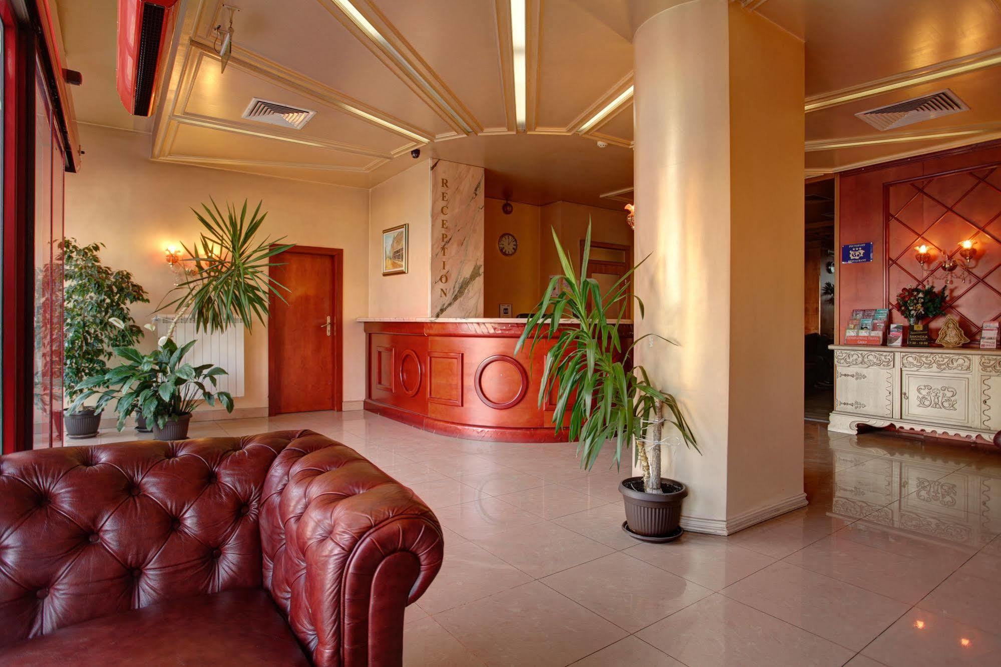 Hotel Plaza 3*