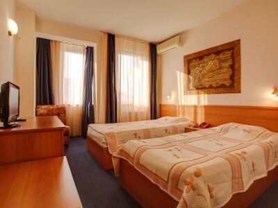 Hotel Plaza 3*