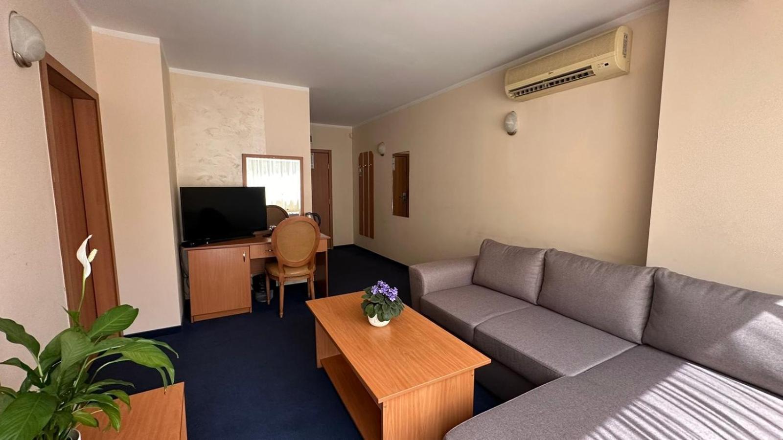 Hotel Plaza 3*